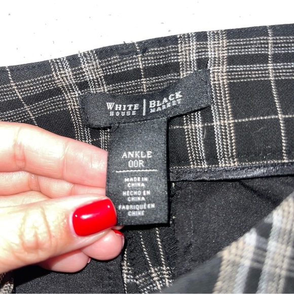 WHITE HOUSE BLACK MARKET Black plaid stretch pant 00R - Picture 4 of 10